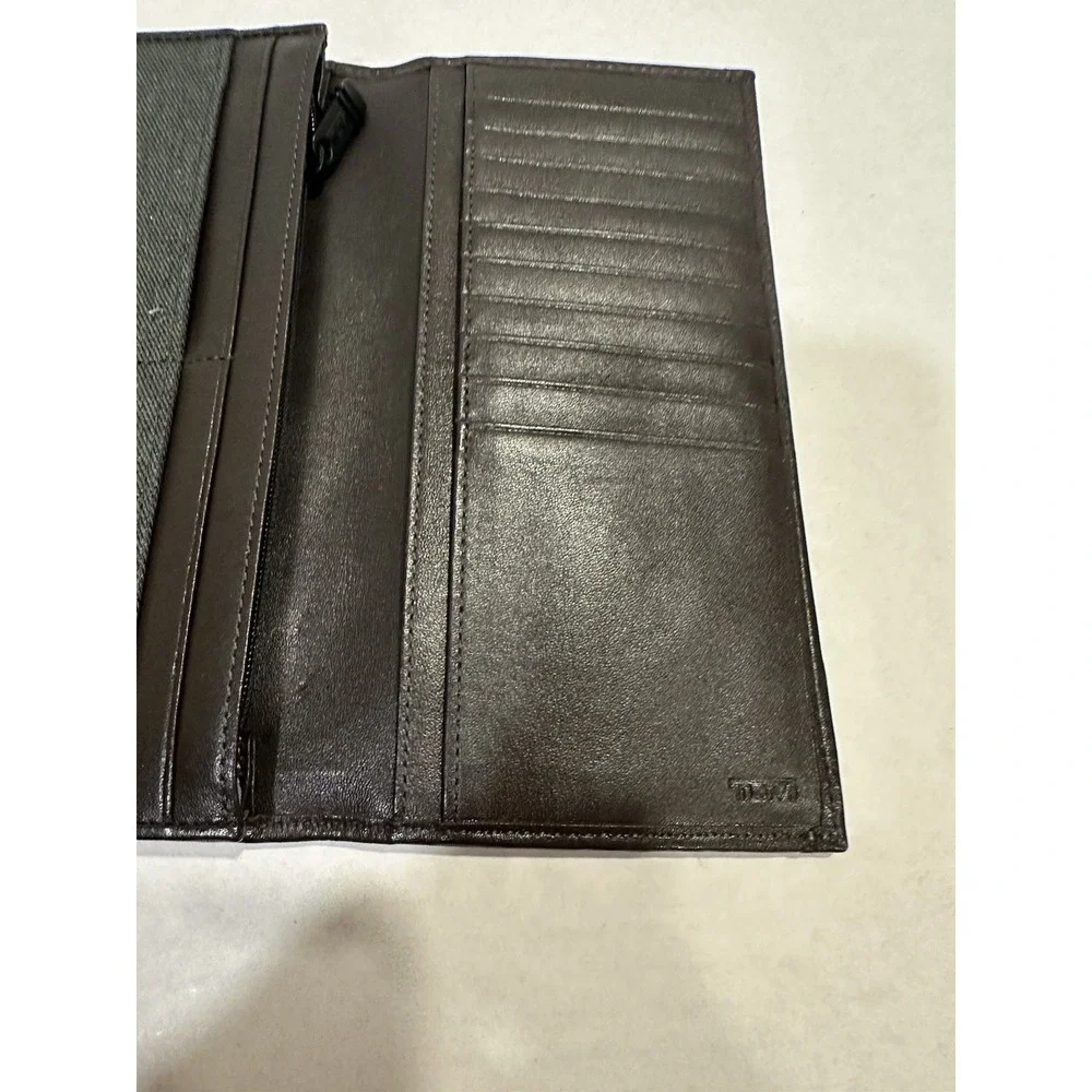 TUMI Brown Leather And Canvas Wallet Credit Card Holders Zipper New No Tags